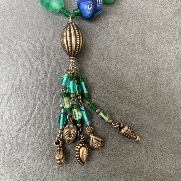 Green and Blue Beaded Necklace - Picture 2 of 5